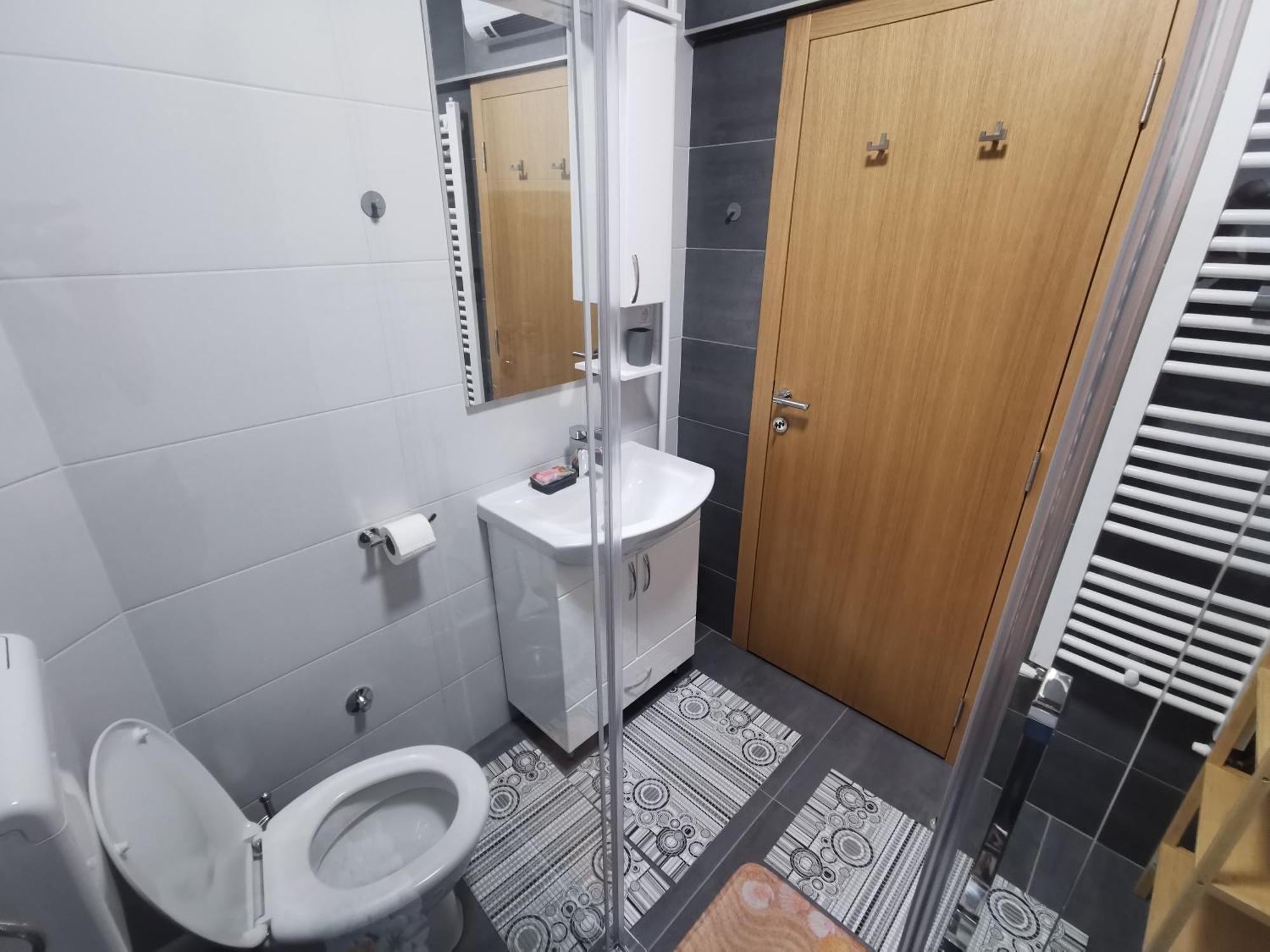 Apartments Domacinstvo Nikolic Valjevo Zewnętrze zdjęcie